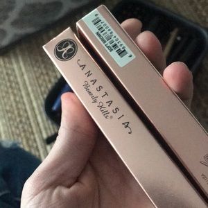 Sephora Makeup - Bundle of 2 Anastasia Beverly Hills Brow Pencils Sephora Makeup - Bundle of 2 Anastasia Beverly Hills Brow Pencils